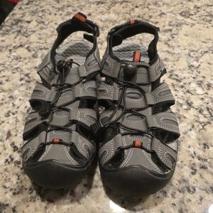 Eddie Bauer men's sport sandals Tommy style, size 9